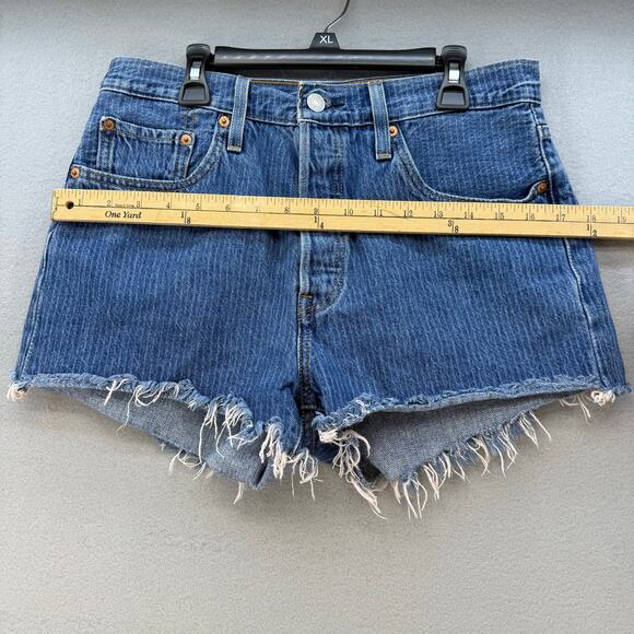 Levi's 501XX Denim Shorts Women's 28 (6) Blue Pinstripe Button Fly Jean Shorts - Picture 9 of 13